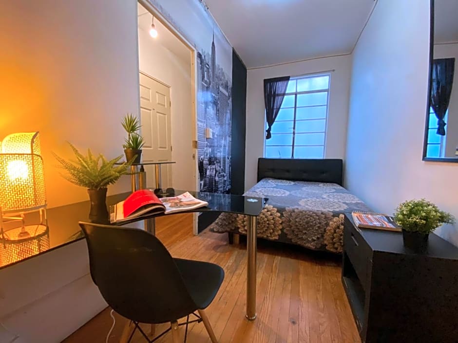 Roomies Hostel Condesa