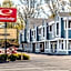 Econo Lodge Cranston - Providence