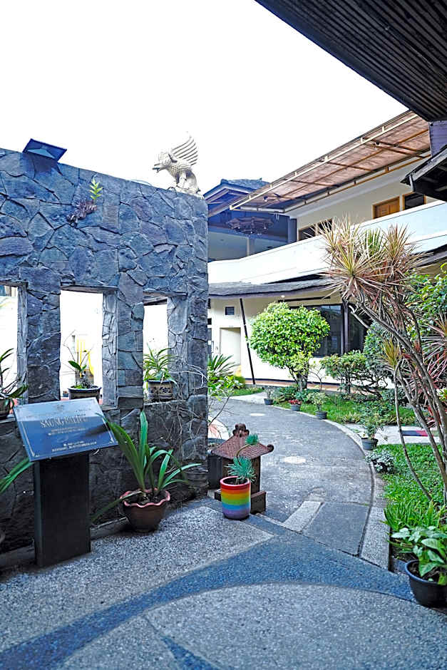 Saung Balibu Hotel