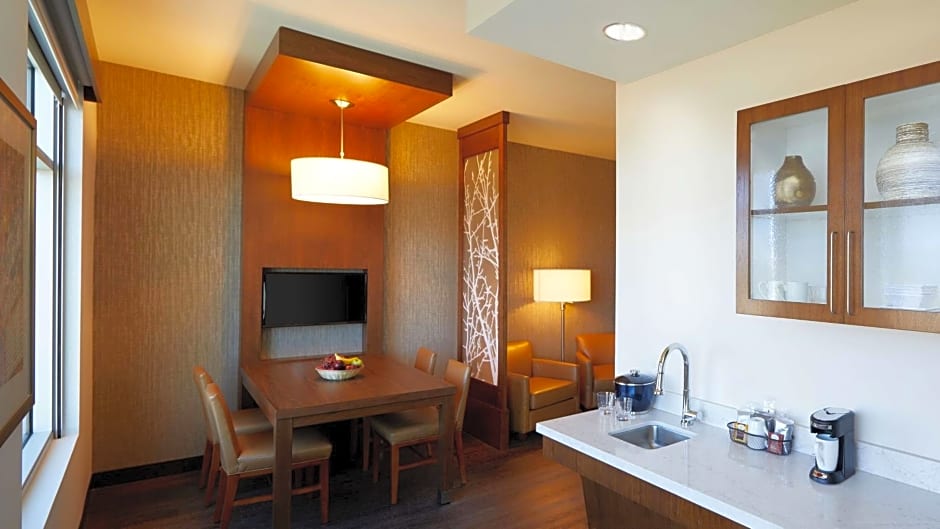 Hyatt Place Las Vegas at Silverton Village