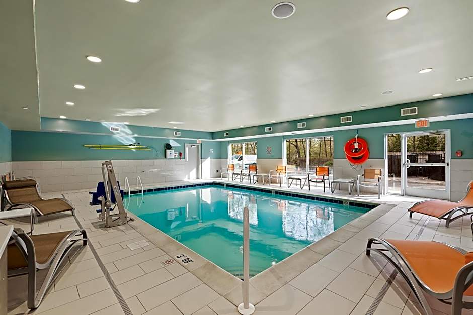 Holiday Inn Express & Suites North Brunswick By IHG