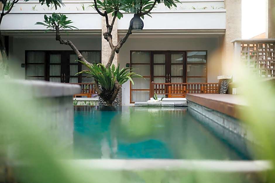 Fourteen Roses Beach Hotel