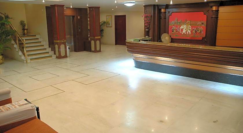 Hotel Gnanam Thanjavur