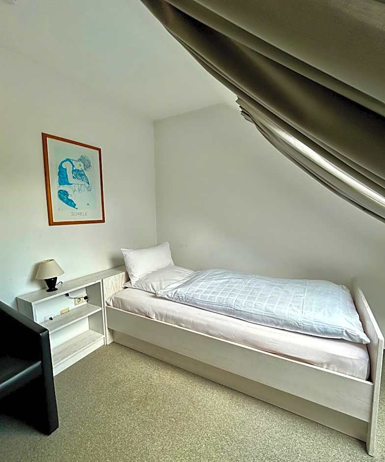 Photo 1 of 3 of Single Room