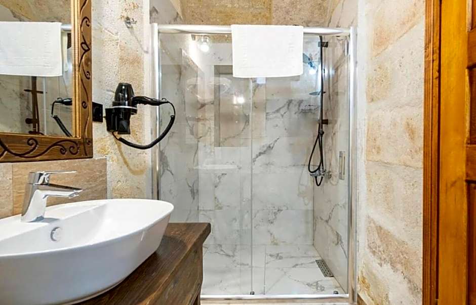 Uzay Cave Suite Hotel