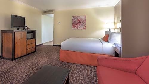 Photo 1 of 5 of King Room with Spa Bath