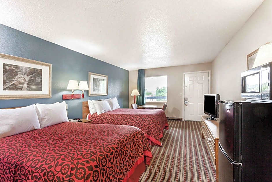 Days Inn By Wyndham Nashville North/Opryland Area