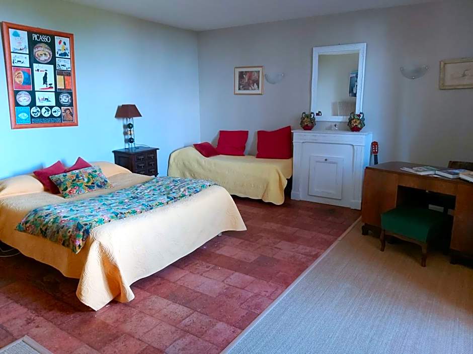 Chateau De La Moriniere