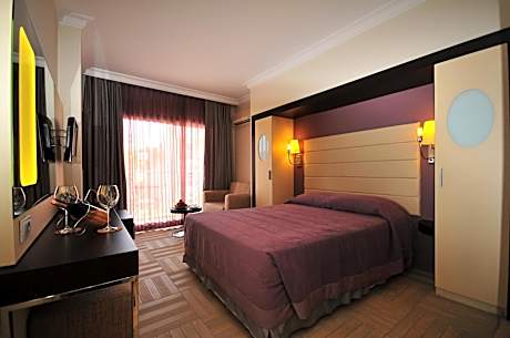 Double or Twin Room with Sea View