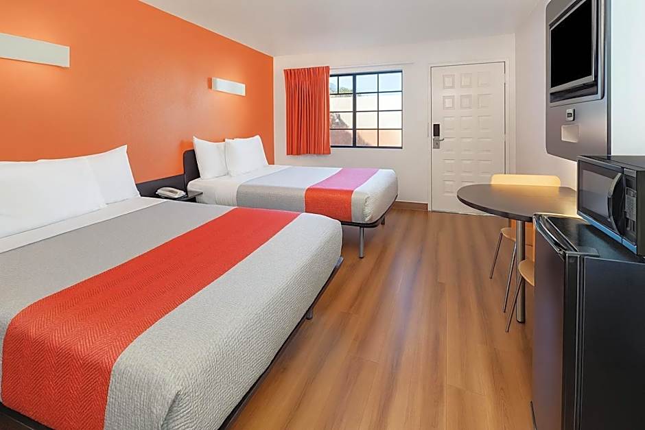 Motel 6-Thousand Oaks, CA