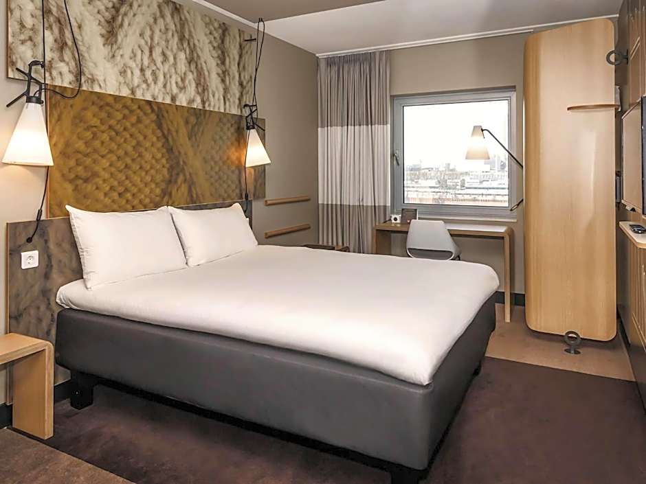 Photo 1 of 11 of Double Room