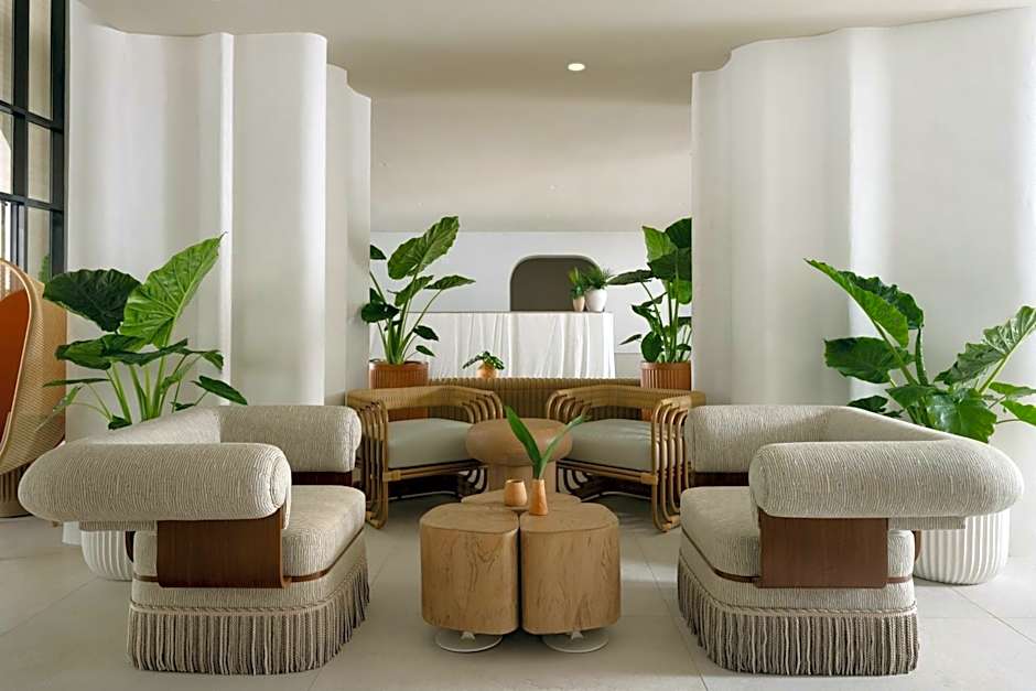 Sandbourne Santa Monica, Autograph Collection