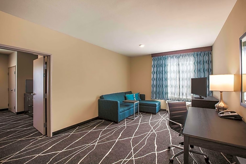 La Quinta Inn & Suites by Wyndham Dallas Northeast - Arboretum