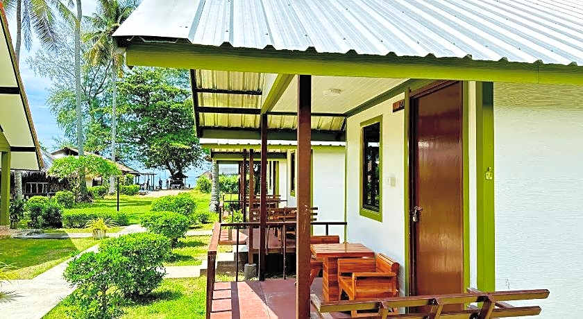 Lanta L.D. Beach Bungalows