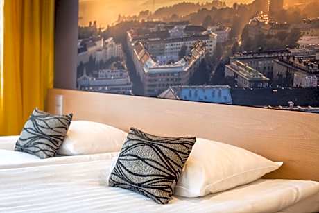 Standard Family Room