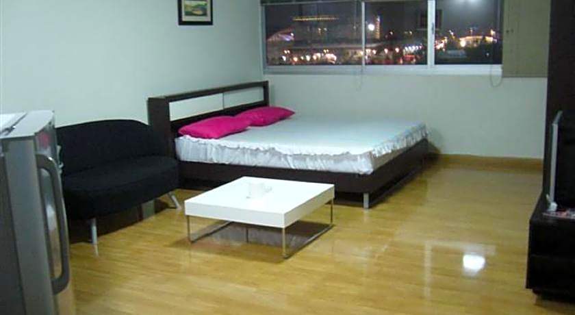 IMPACT Don Mueang Bangkok Guest House