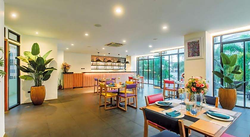 The Lunar Patong Hotel