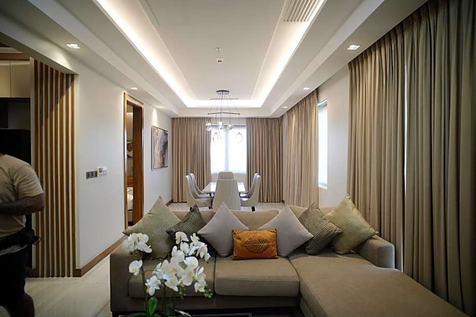 Photo 1 of 6 of Presidential 1 King Bed and 2 Twin Beds Suite