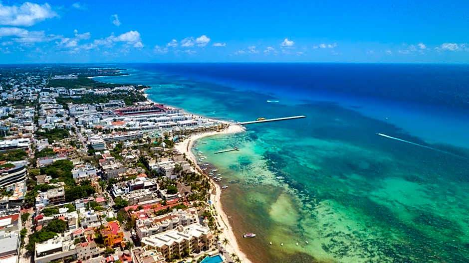 The Boat Condo by Andiani Travel