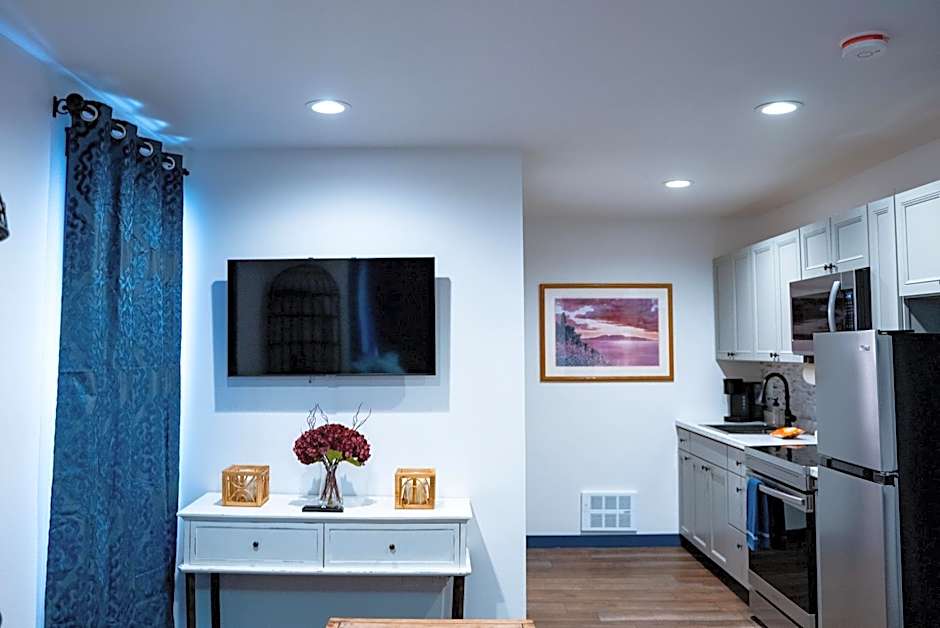 Palmer Suite 101, Hyland Hotel