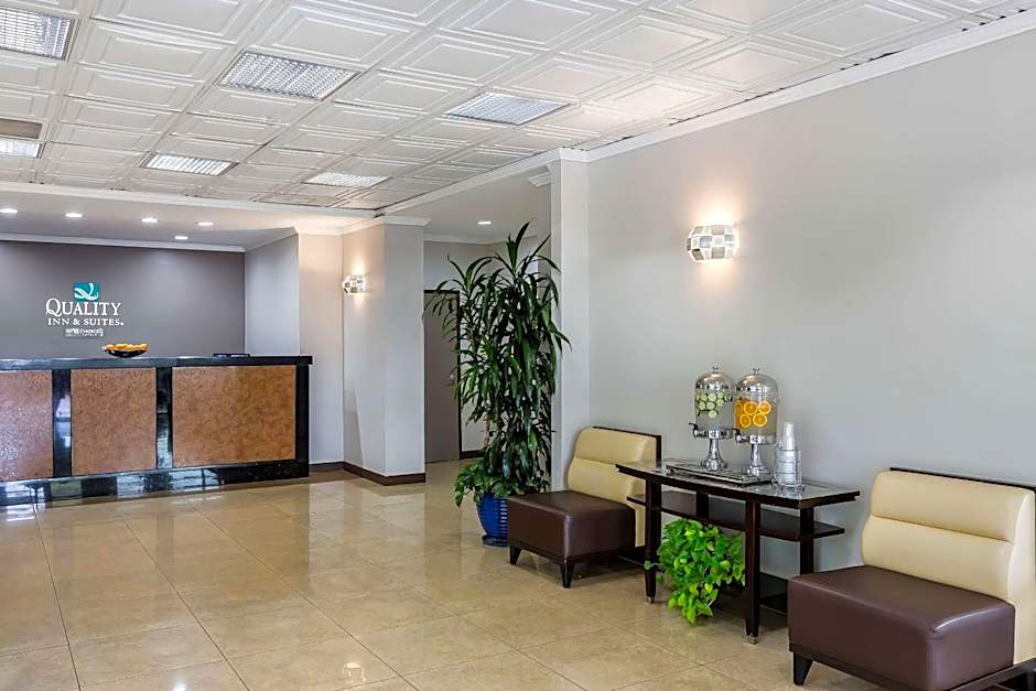 Quality Inn & Suites Los Angeles Airport - LAX