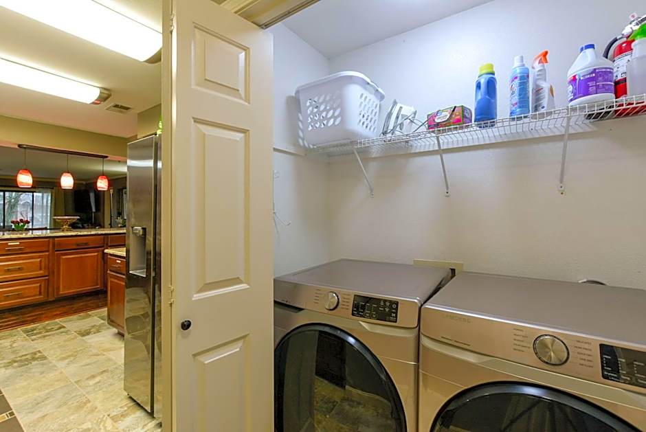 Luxury Condos at Thousand Hills - Heart of Branson - Beautifully remodeled - Spacious and Affordable