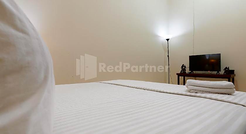 SR Residence near Mall Ciputra Cibubur Mitra RedDoorz