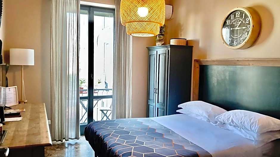 BOBOTEL ROOMS City Center