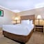 Econo Lodge Inn & Suites