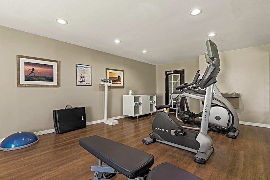 Holiday Inn Express Hotel and Suites Okmulgee By IHG