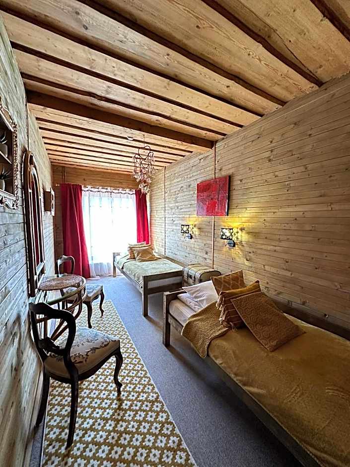 2 Beds, View — 4 fotoğraftan 1. fotoğraf