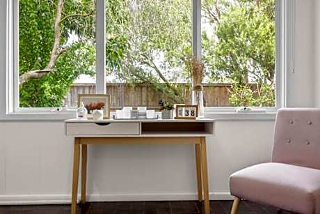 Leon Cottage@Rosebud