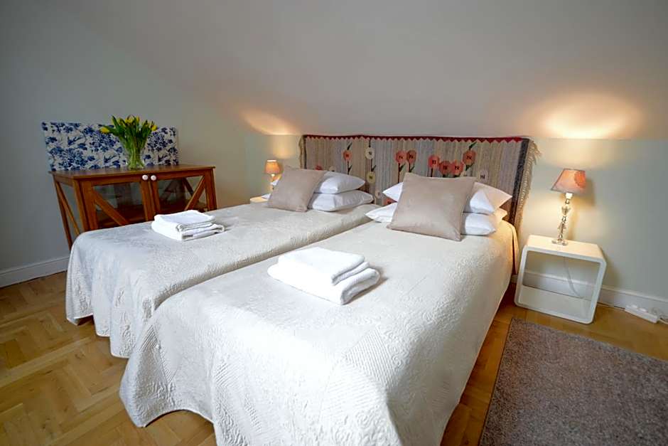 Crystal Suites Chez Helena