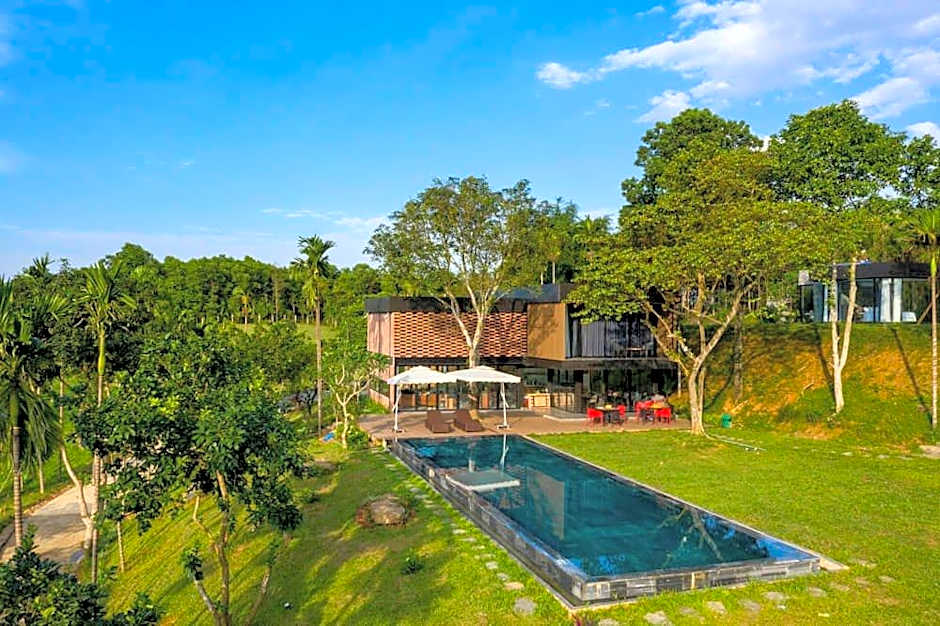 Photo 1 of 19 of HILL VILLA 