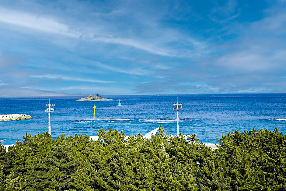 Sokcho Chonpines Beach Hotel