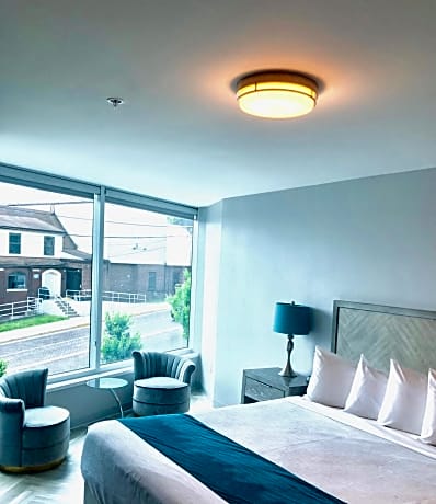 Luxury Suite: One King Bedroom & Living room