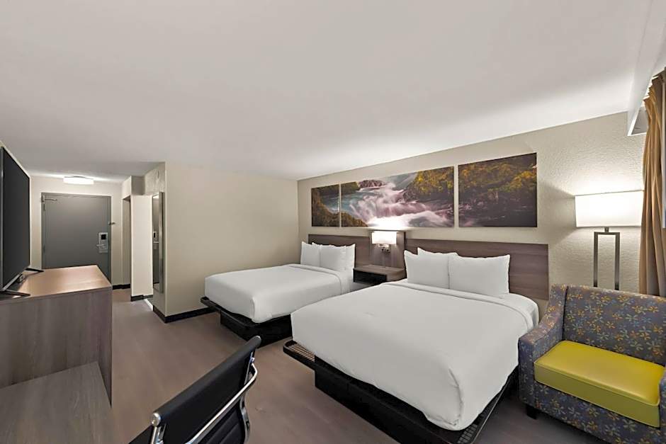 Clarion Pointe Rhinelander Downtown