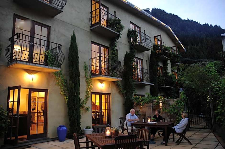 Browns Boutique Hotel