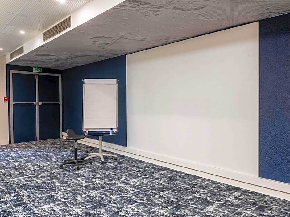 ibis Lyon Est Bron