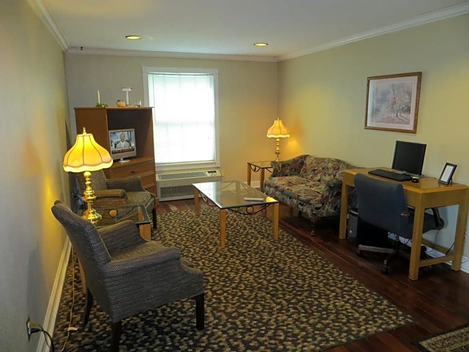 Americourt Hotel and Suites - Elizabethton