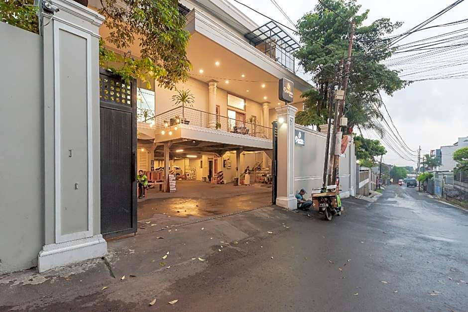 Urbanview Darmo Residence Bandung