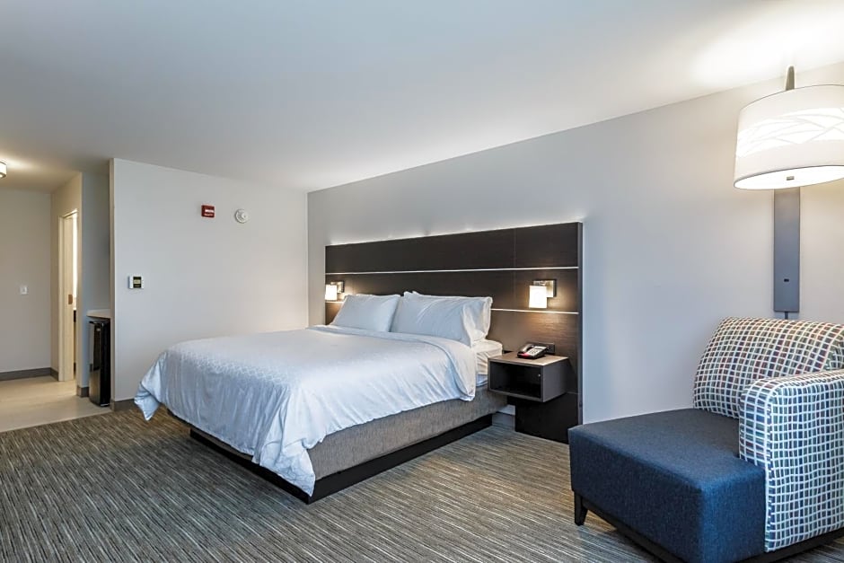 Holiday Inn Express and Suites- South Bend Casino By IHG