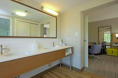 King Suite with Sofa Bed - Non-Smoking