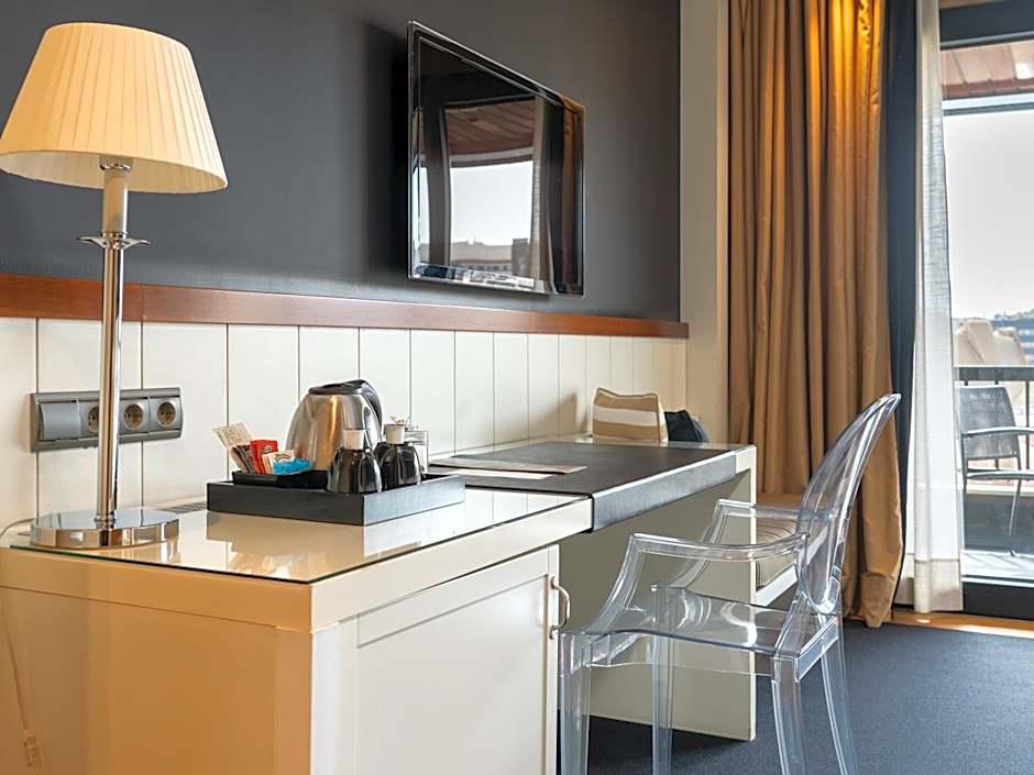 U232 Hotel