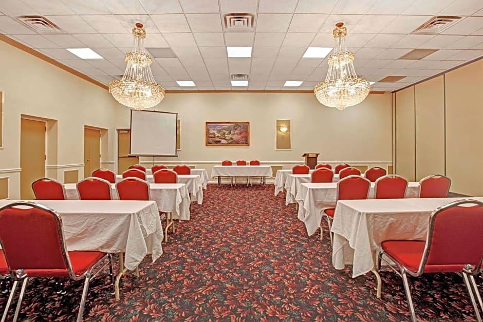 Ramada by Wyndham Flemington