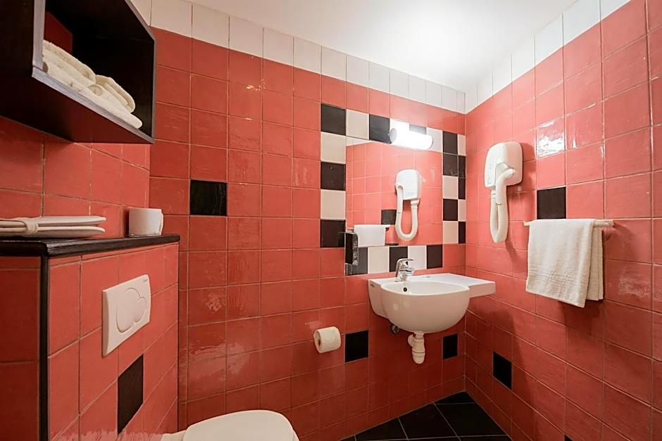 Walled off Hotel Paris