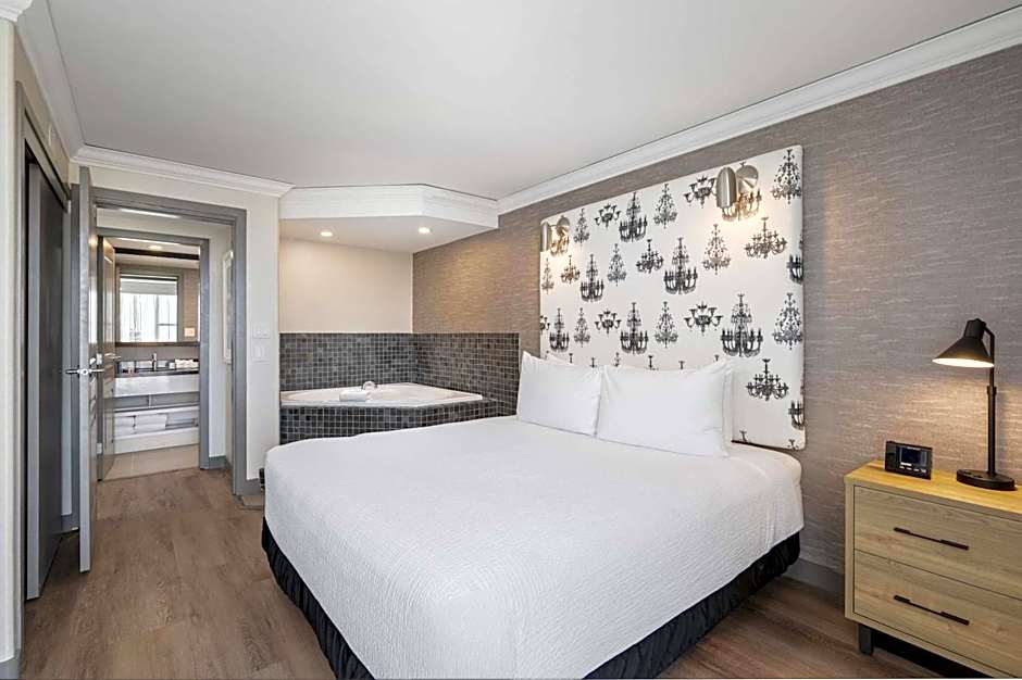 Photo 1 of 6 of Grand 1 King Bed with Sofabed Suite, Jacuzzi®