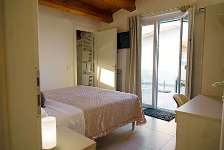 Double or Twin Room with Terrace