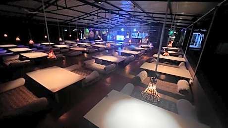 Whispering rocks hampi