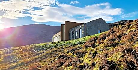 COZY HIDES Neist Point